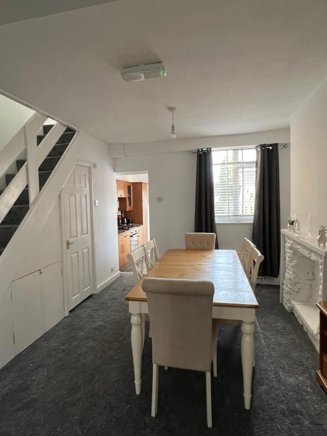 Crown Road Apartment Sittingbourne Eksteriør bilde