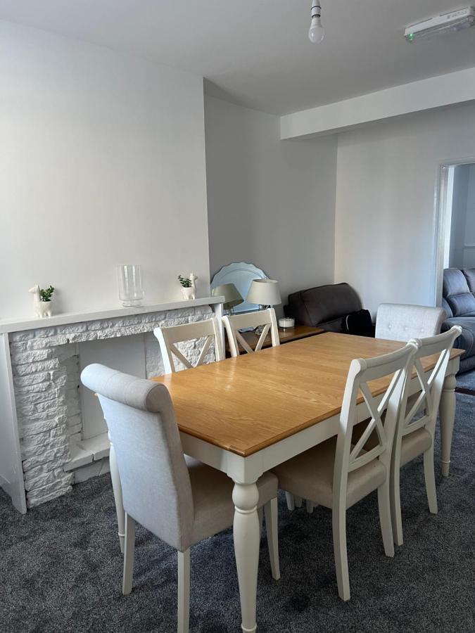 Crown Road Apartment Sittingbourne Eksteriør bilde